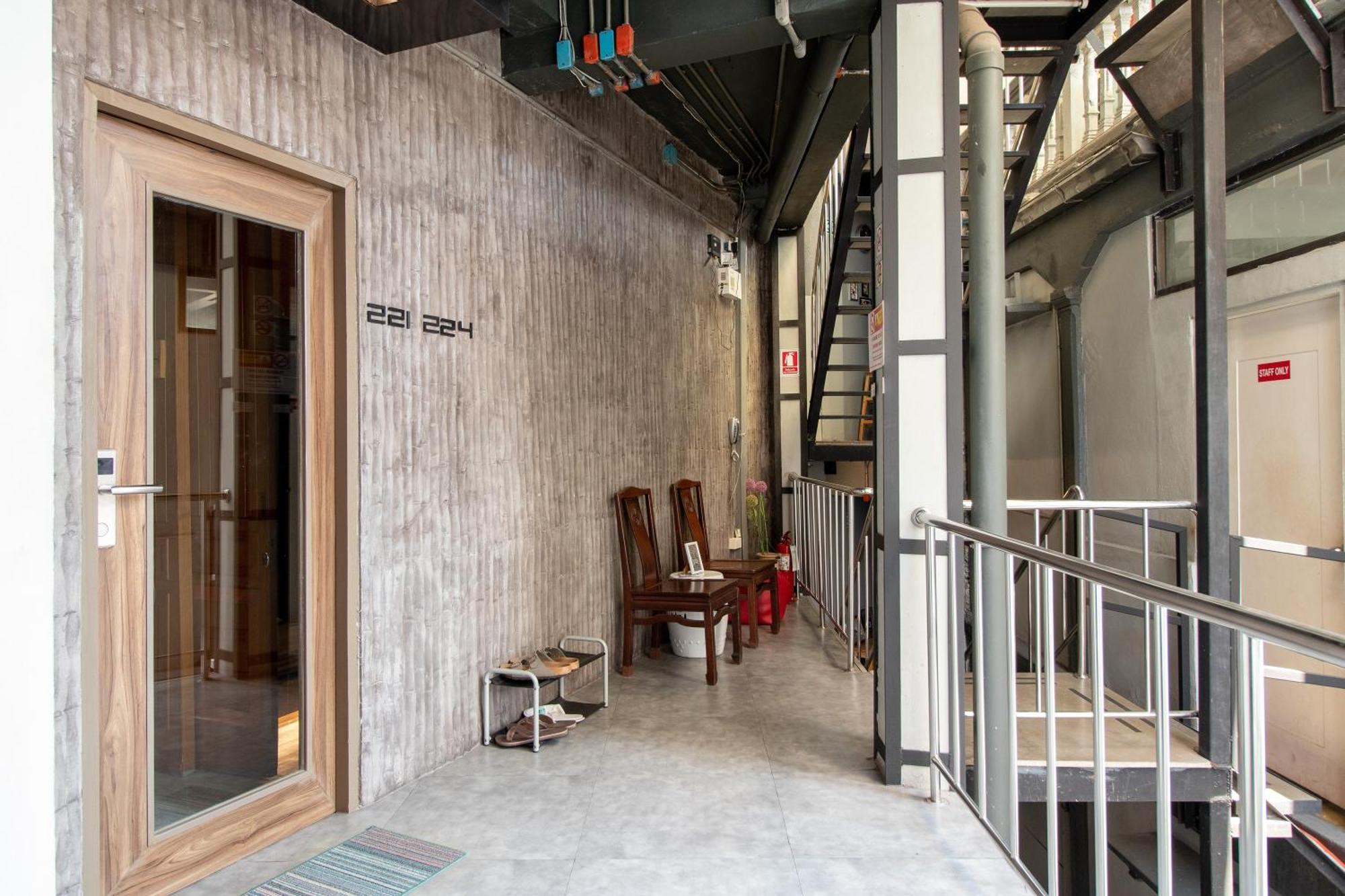 Loftel 22 Hostel Бангкок Экстерьер фото