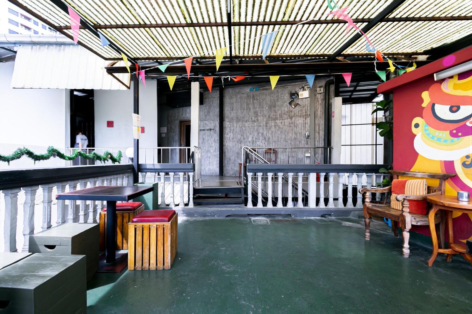 Loftel 22 Hostel Бангкок Экстерьер фото