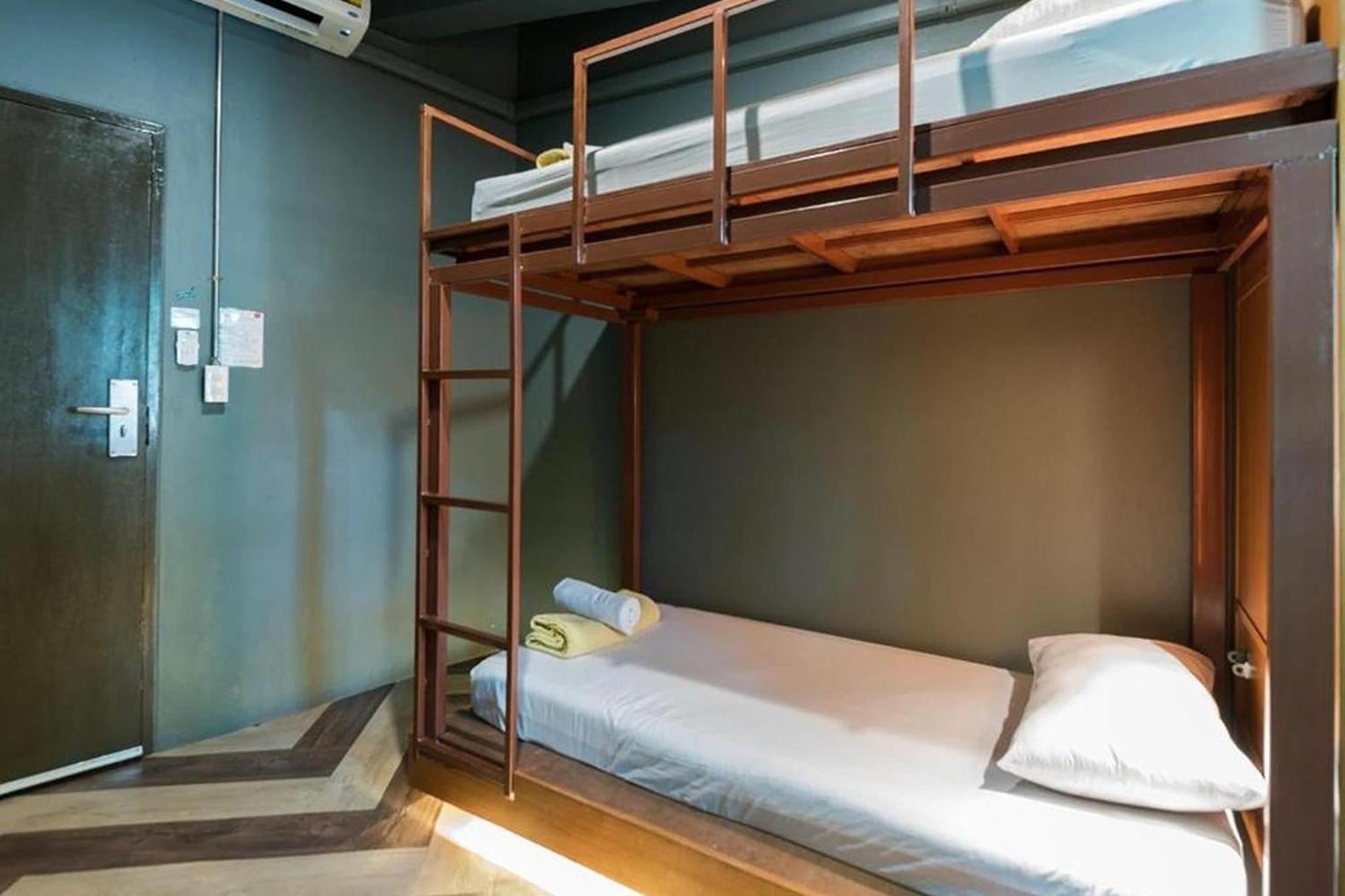 Loftel 22 Hostel Бангкок Экстерьер фото